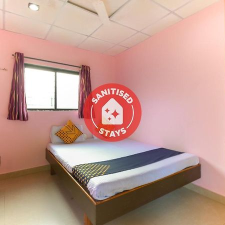 Spot On 65135 Hotel Suvarna Samrat Lodge Khamshet Exterior photo